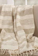 Cargar imagen en el visor de la galería, Frazada Rayada Crema con Beige
