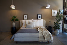 Cargar imagen en el visor de la galería, Cojín Coconut Z