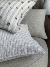 Cargar imagen en el visor de la galería, Cojín Rayos I