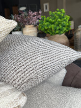 Cargar imagen en el visor de la galería, Cojín Rayos M