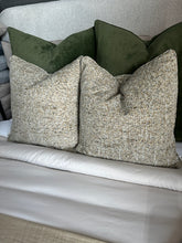 Cargar imagen en el visor de la galería, Cojín Match Lotus