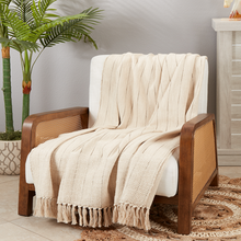 Cargar imagen en el visor de la galería, Frazada Crema lineas Grises