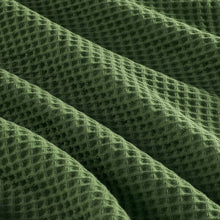 Cargar imagen en el visor de la galería, Colcha Waffle Verde Olivo 100% Algodón