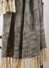 Cargar imagen en el visor de la galería, Frazada Combinada Negro con Crema