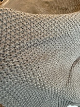 Cargar imagen en el visor de la galería, Blanket Gris Tejido de Arroz