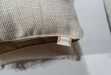 Cargar imagen en el visor de la galería, Cojin Cream W