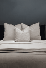 Cargar imagen en el visor de la galería, Cojín Merino S