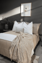 Cargar imagen en el visor de la galería, Frazadas Brillosas