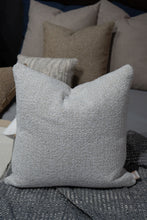 Cargar imagen en el visor de la galería, Cojín Natural Curl