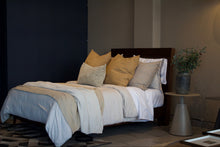 Cargar imagen en el visor de la galería, Cojín Match Lotus