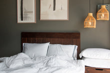 Cargar imagen en el visor de la galería, Sábana Blanca con Bordado Negro