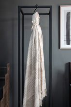 Cargar imagen en el visor de la galería, Frazada Rayada Crema con Beige