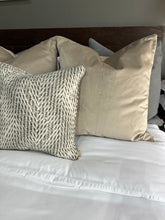 Cargar imagen en el visor de la galería, Cojín Dusk Grey