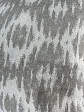 Cargar imagen en el visor de la galería, Cojín Ivory S