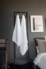 Cargar imagen en el visor de la galería, Toalla Blanca