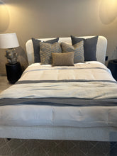 Cargar imagen en el visor de la galería, Cojín Caramel M