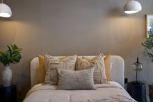 Cargar imagen en el visor de la galería, Cojín Cognac C