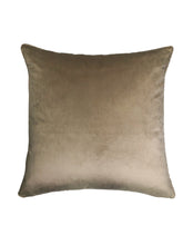 Cargar imagen en el visor de la galería, Cojín Beige (Terciopelo)