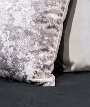 Cargar imagen en el visor de la galería, Cojín Urano