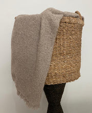 Cargar imagen en el visor de la galería, Frazada Toupe