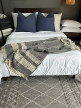 Cargar imagen en el visor de la galería, Frazada Natural