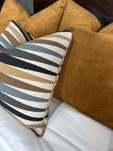 Cargar imagen en el visor de la galería, Cojín Backgammon