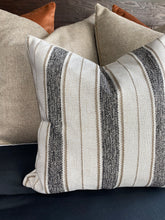 Cargar imagen en el visor de la galería, Cojín Colefax