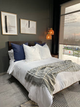 Cargar imagen en el visor de la galería, Cojín Soho Smokeblue