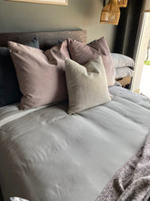 Cargar imagen en el visor de la galería, Cojín Breton Ivory