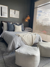 Cargar imagen en el visor de la galería, Cojín Gris Oscuro Element (tela)