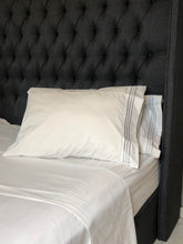 Cargar imagen en el visor de la galería, Sábana Blanca con Bordado Gris Plata