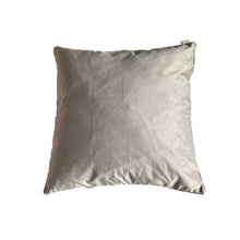 Cargar imagen en el visor de la galería, Cojín Mocha (Terciopelo)