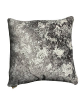 Cargar imagen en el visor de la galería, Cojín Urano