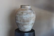Cargar imagen en el visor de la galería, Jarrón [101]
