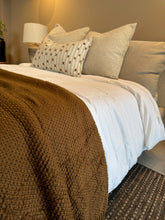 Cargar imagen en el visor de la galería, Blanket Café Tejido de Arroz
