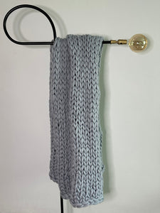 Frazada Gris Chunky Hand Knitted