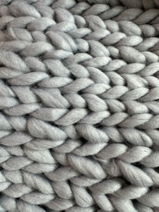Frazada Gris Chunky Hand Knitted