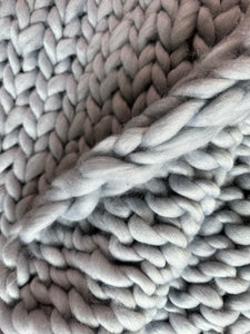 Frazada Gris Chunky Hand Knitted